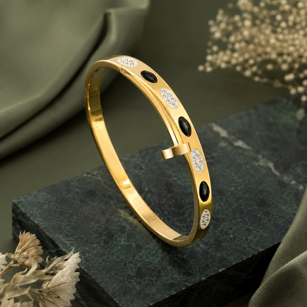 Noir Spark Gold Bangle