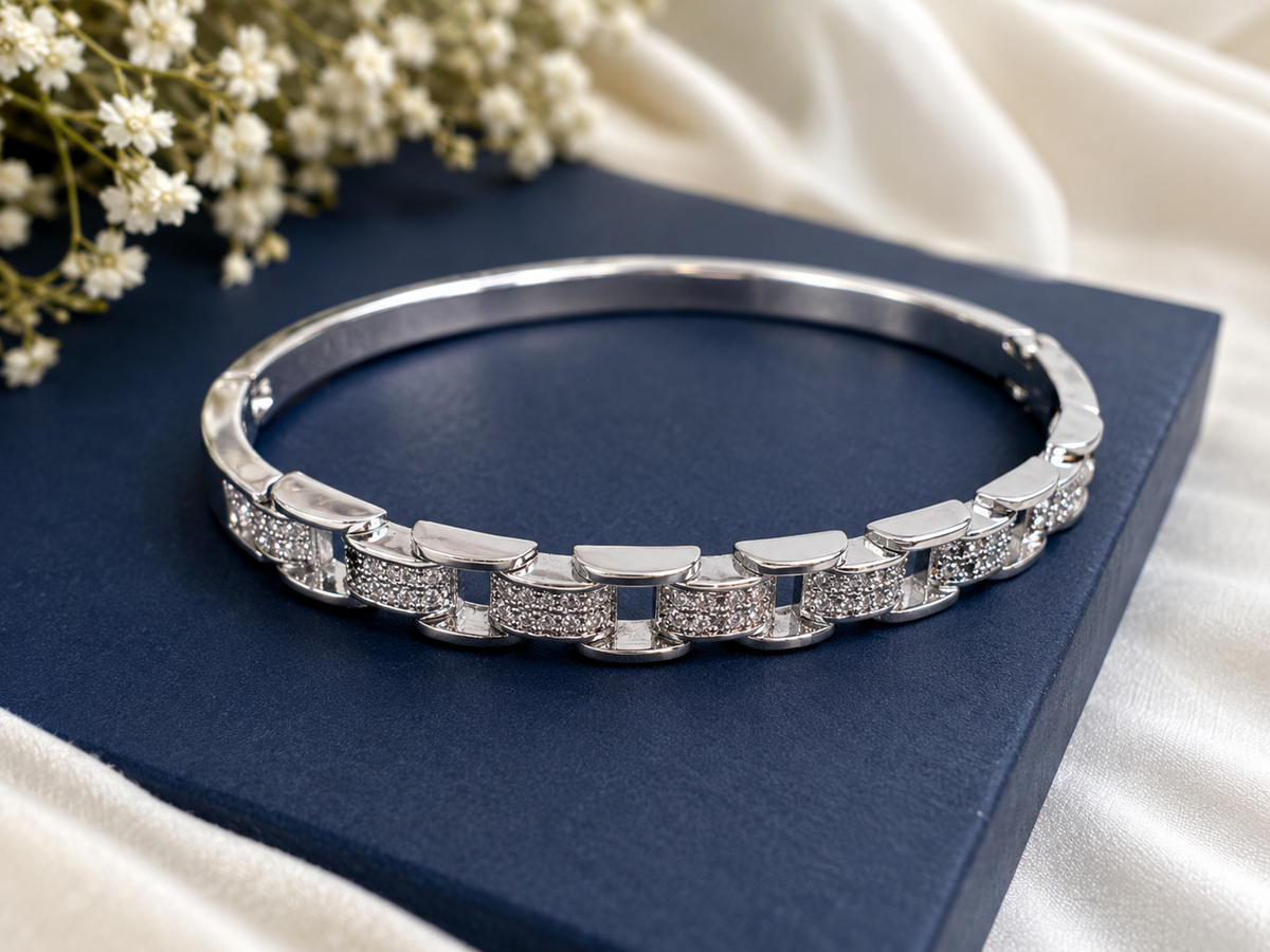 Celeste Silver Link Bangle