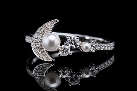 Luna Pearl Ring