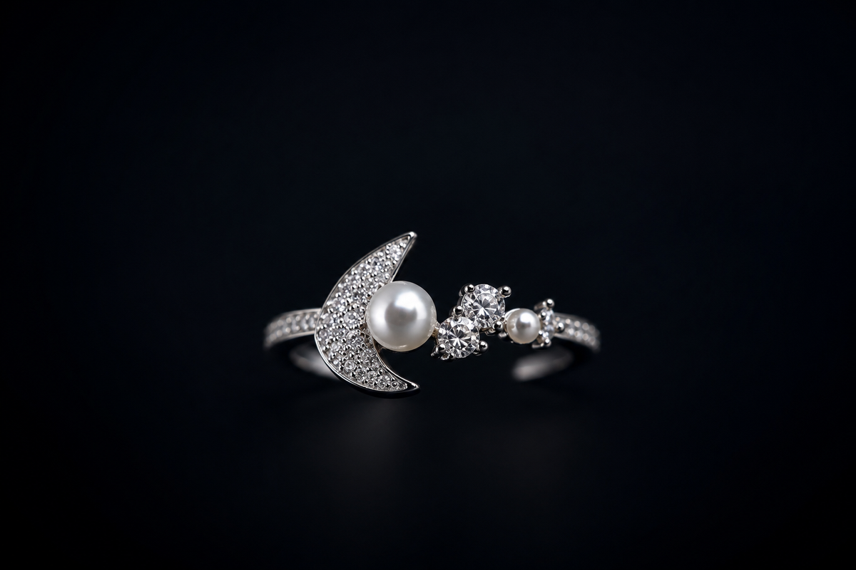 Luna Pearl Ring