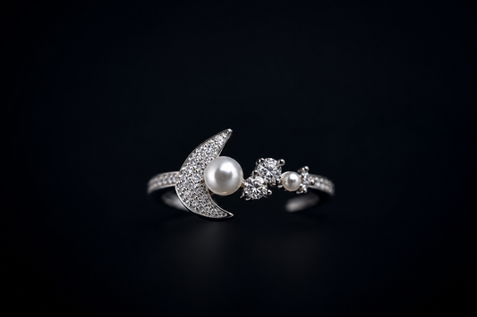 Luna Pearl Ring